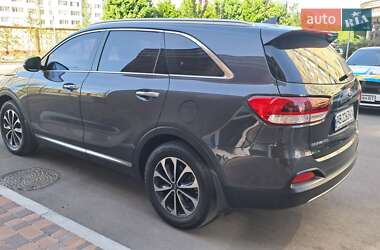 Позашляховик / Кросовер Kia Sorento 2017 в 