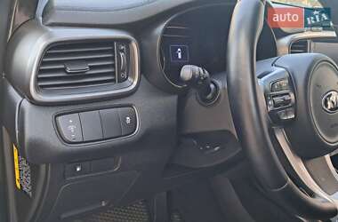 Позашляховик / Кросовер Kia Sorento 2017 в 