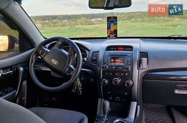 Позашляховик / Кросовер Kia Sorento 2013 в 