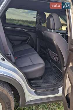 Позашляховик / Кросовер Kia Sorento 2013 в 