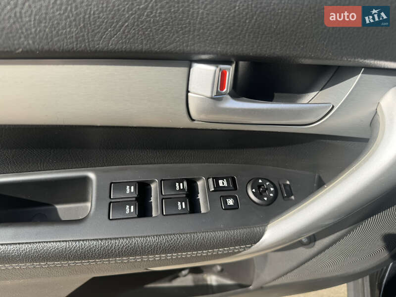 Позашляховик / Кросовер Kia Sorento 2011 в Краматорську