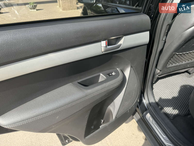 Позашляховик / Кросовер Kia Sorento 2011 в Краматорську