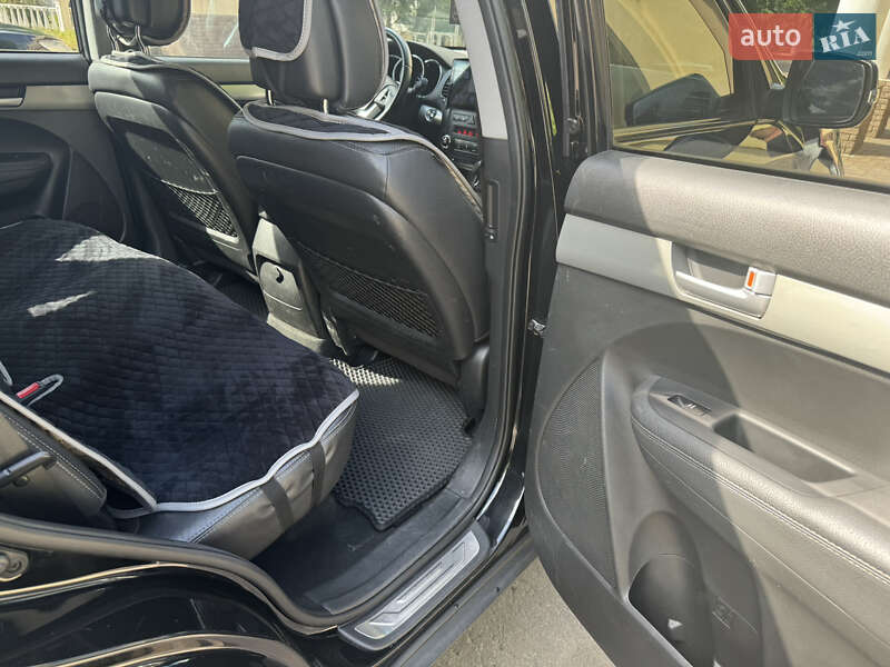 Позашляховик / Кросовер Kia Sorento 2011 в Краматорську