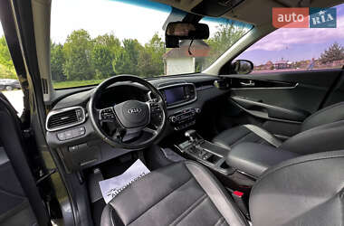 Позашляховик / Кросовер Kia Sorento 2019 в 