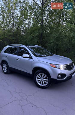 Позашляховик / Кросовер Kia Sorento 2012 в 