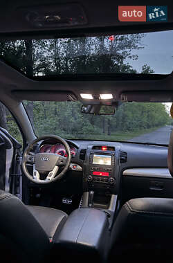 Позашляховик / Кросовер Kia Sorento 2012 в 