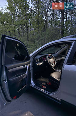 Позашляховик / Кросовер Kia Sorento 2012 в 