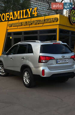 Внедорожник / Кроссовер Kia Sorento 2013 в 