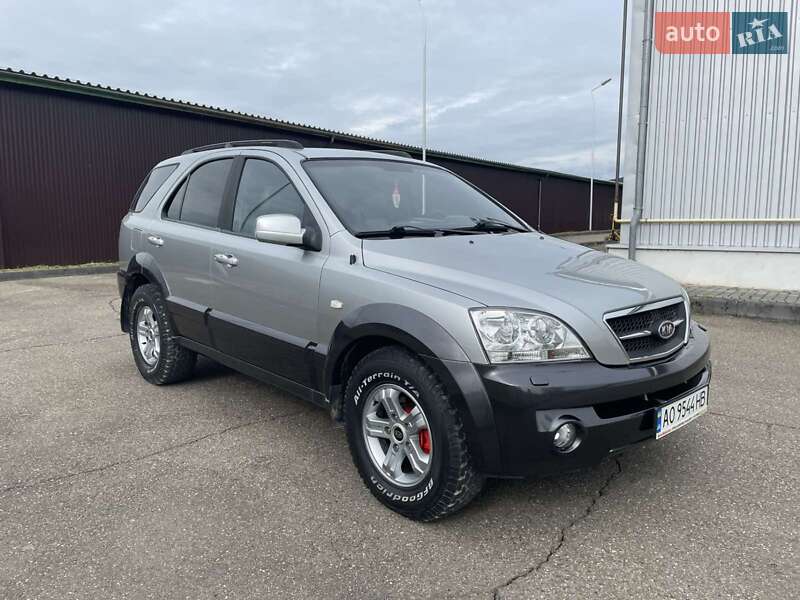 Позашляховик / Кросовер Kia Sorento 2005 в 
