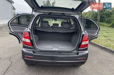 Позашляховик / Кросовер Kia Sorento 2005 в 