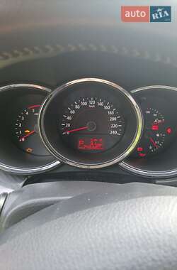 Позашляховик / Кросовер Kia Sorento 2010 в 