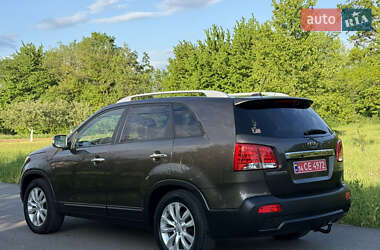 Позашляховик / Кросовер Kia Sorento 2012 в 