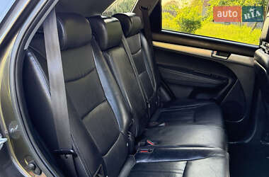 Позашляховик / Кросовер Kia Sorento 2012 в 