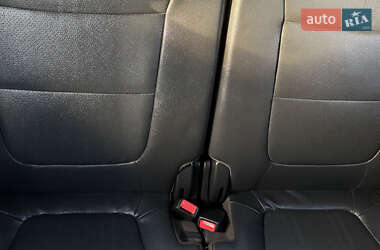 Позашляховик / Кросовер Kia Sorento 2012 в 