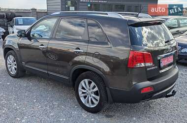 Позашляховик / Кросовер Kia Sorento 2011 в 