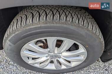 Позашляховик / Кросовер Kia Sorento 2011 в 