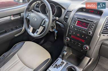 Позашляховик / Кросовер Kia Sorento 2011 в 
