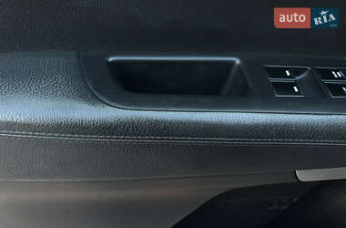 Позашляховик / Кросовер Kia Sorento 2012 в 