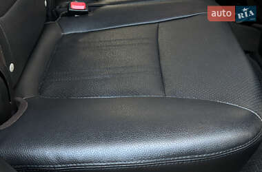 Позашляховик / Кросовер Kia Sorento 2012 в 