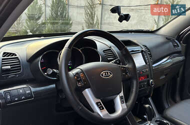 Позашляховик / Кросовер Kia Sorento 2012 в 