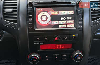 Позашляховик / Кросовер Kia Sorento 2012 в 