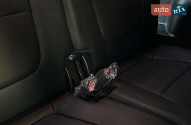 Позашляховик / Кросовер Kia Sorento 2012 в 