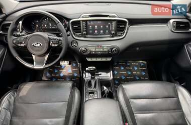 Позашляховик / Кросовер Kia Sorento 2016 в 