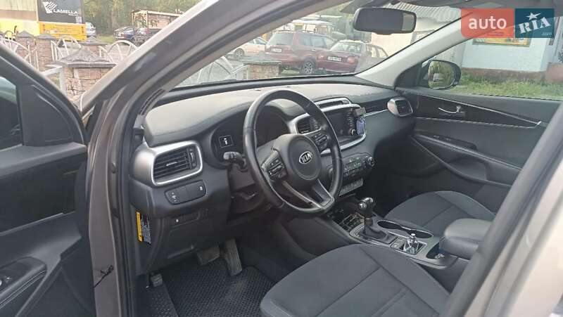 Внедорожник / Кроссовер Kia Sorento 2016 в Хусте