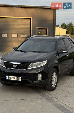 Позашляховик / Кросовер Kia Sorento 2012 в 