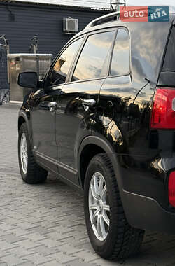 Позашляховик / Кросовер Kia Sorento 2012 в 