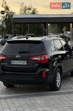 Позашляховик / Кросовер Kia Sorento 2012 в 