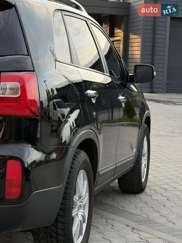 Позашляховик / Кросовер Kia Sorento 2012 в Івано-Франківську