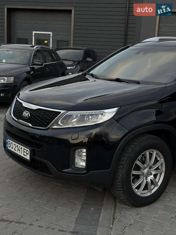 Позашляховик / Кросовер Kia Sorento 2012 в Івано-Франківську