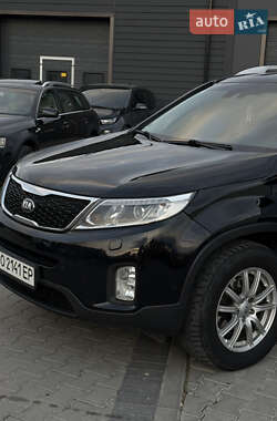 Позашляховик / Кросовер Kia Sorento 2012 в 