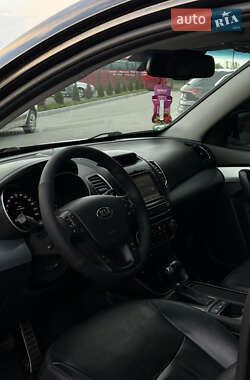 Позашляховик / Кросовер Kia Sorento 2012 в 