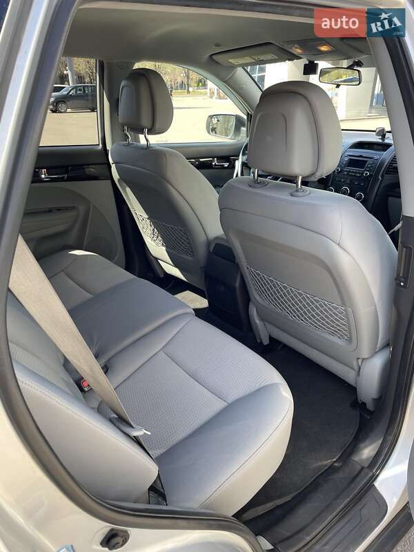 Позашляховик / Кросовер Kia Sorento 2010 в Кривому Розі