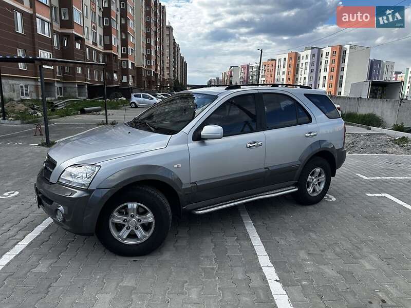 Позашляховик / Кросовер Kia Sorento 2005 в 