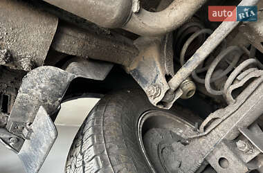 Позашляховик / Кросовер Kia Sorento 2005 в 