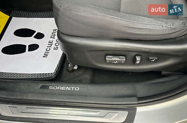 Внедорожник / Кроссовер Kia Sorento 2012 в 