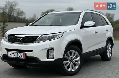 Позашляховик / Кросовер Kia Sorento 2015 в 
