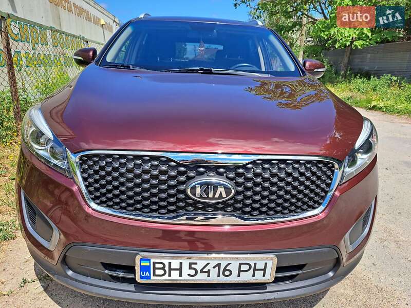 Позашляховик / Кросовер Kia Sorento 2016 в 