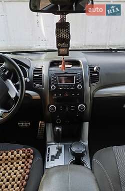 Позашляховик / Кросовер Kia Sorento 2009 в 