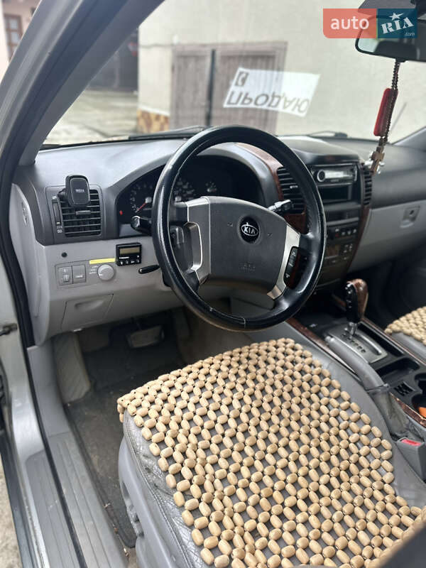Позашляховик / Кросовер Kia Sorento 2003 в Тячеві
