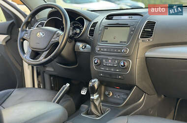 Внедорожник / Кроссовер Kia Sorento 2013 в 