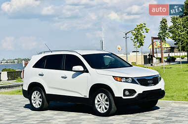 Позашляховик / Кросовер Kia Sorento 2011 в 