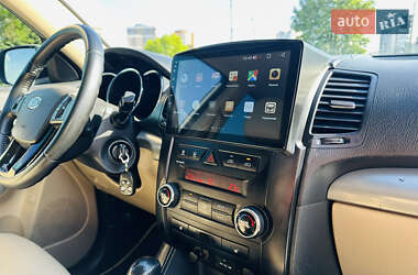 Позашляховик / Кросовер Kia Sorento 2011 в 