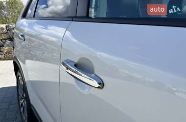 Позашляховик / Кросовер Kia Sorento 2015 в 