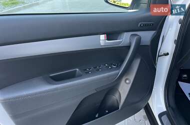 Позашляховик / Кросовер Kia Sorento 2015 в 
