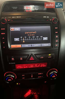 Позашляховик / Кросовер Kia Sorento 2012 в 
