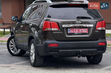 Позашляховик / Кросовер Kia Sorento 2010 в 